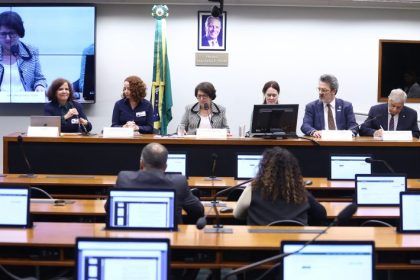 Deputados destacam importância de Agenda Transversal para Crianças e Adolescentes