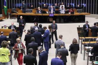 Câmara aprova regime de urgência para oito projetos de lei Câmara aprova regime de urgência para oito projetos de lei