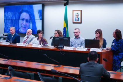 Debatedores cobram pagamento de artistas por plataformas de inteligência artificial