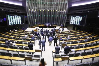 Câmara aprova projeto que inclui a cidade de Pacaraima (RR) na área de livre comércio de Boa Vista Câmara aprova projeto que inclui a cidade de Pacaraima (RR) na área de livre comércio de Boa Vista