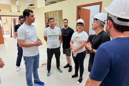 David Almeida fiscaliza obras no Centro de Manaus