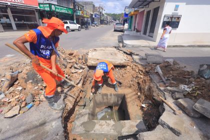 Prefeitura de Manaus atua em cratera provocada por obstrução de lixo no bairro Petrópolis