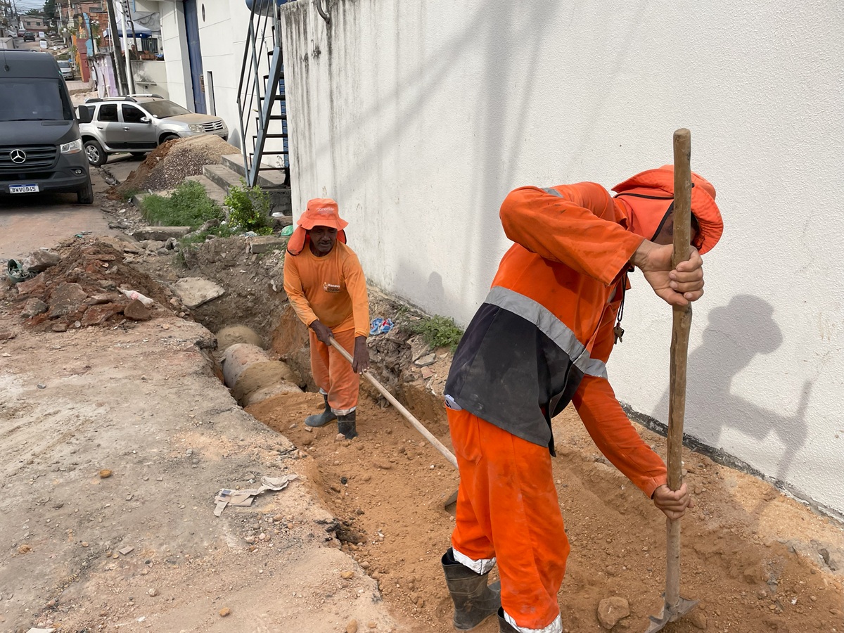 Prefeitura de Manaus recupera rede de drenagem no bairro Raiz