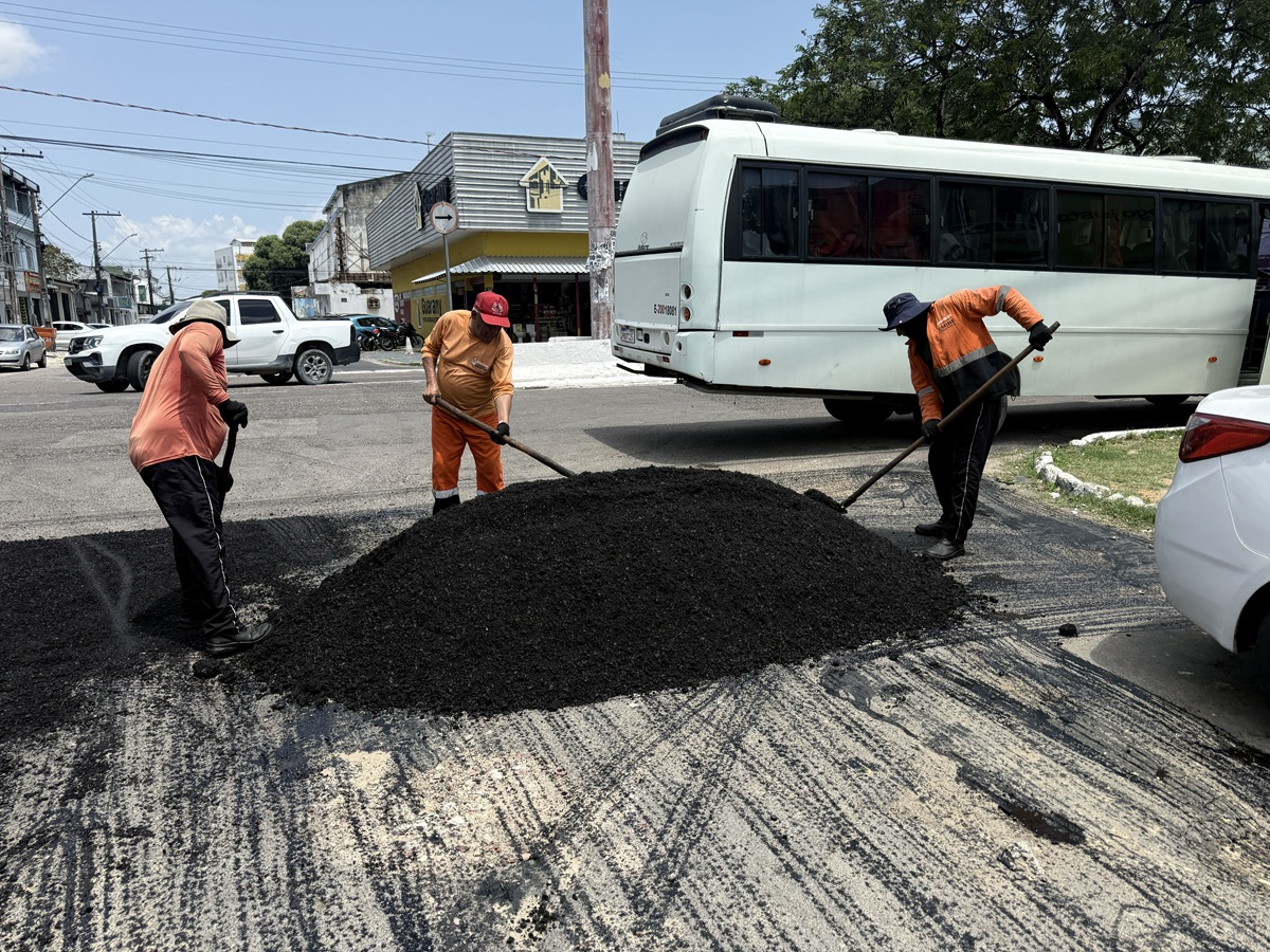 PMM recupera rua Barcelos e melhora mobilidade na Praça 14
