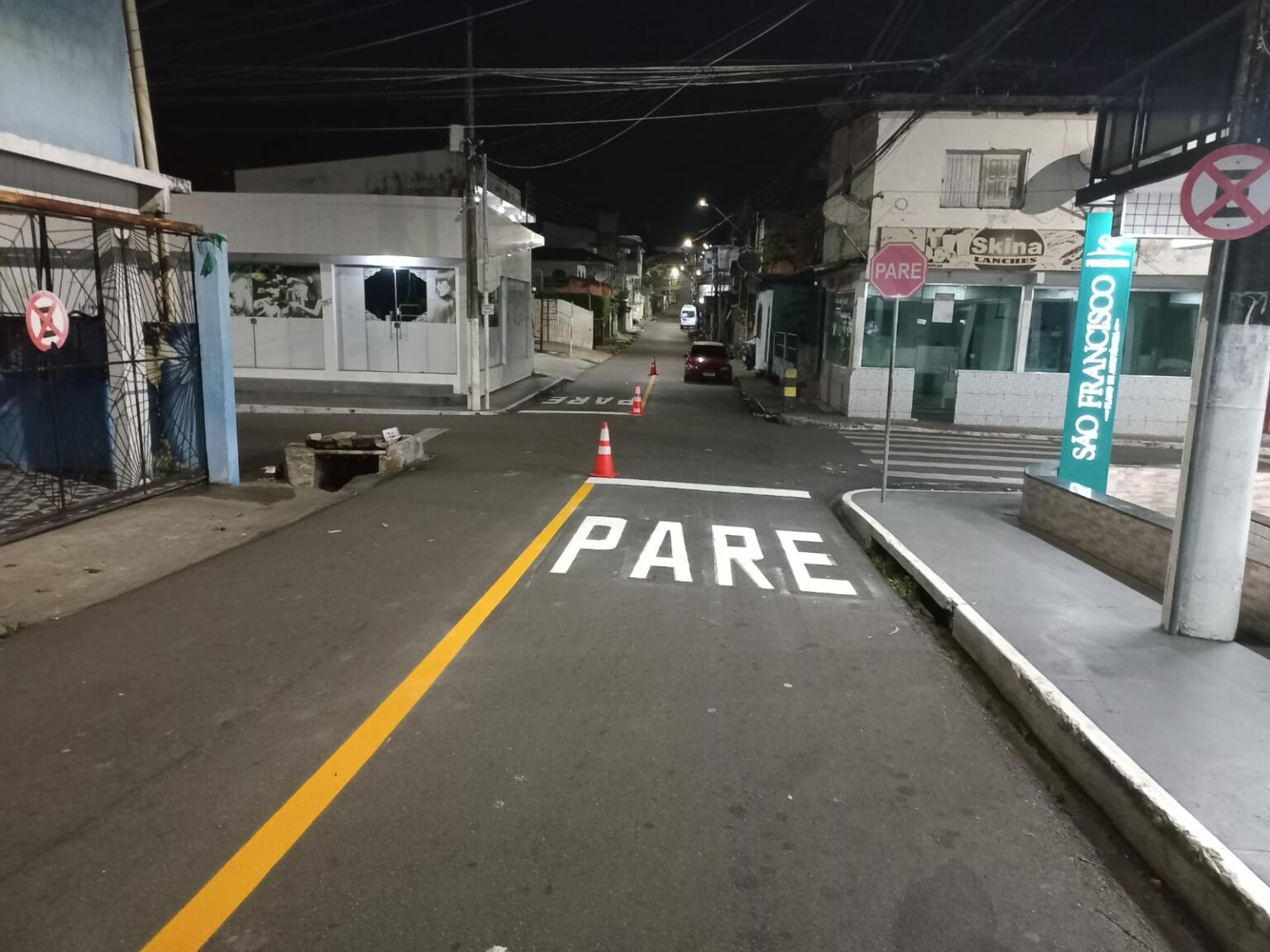 Prefeitura de Manaus realiza implantação de sinalização viária