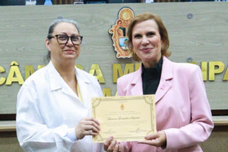 Yomara Lins realiza sessão solene em homenagem ao Dia do Médico na CMM