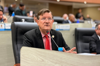 Zé Ricardo propõe avaliação periódica das estruturas físicas das escolas municipais de Manaus