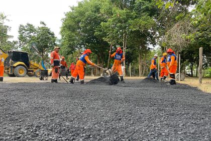 Ramal do Jambo ganha novo asfalto com obras da Prefeitura de Manaus