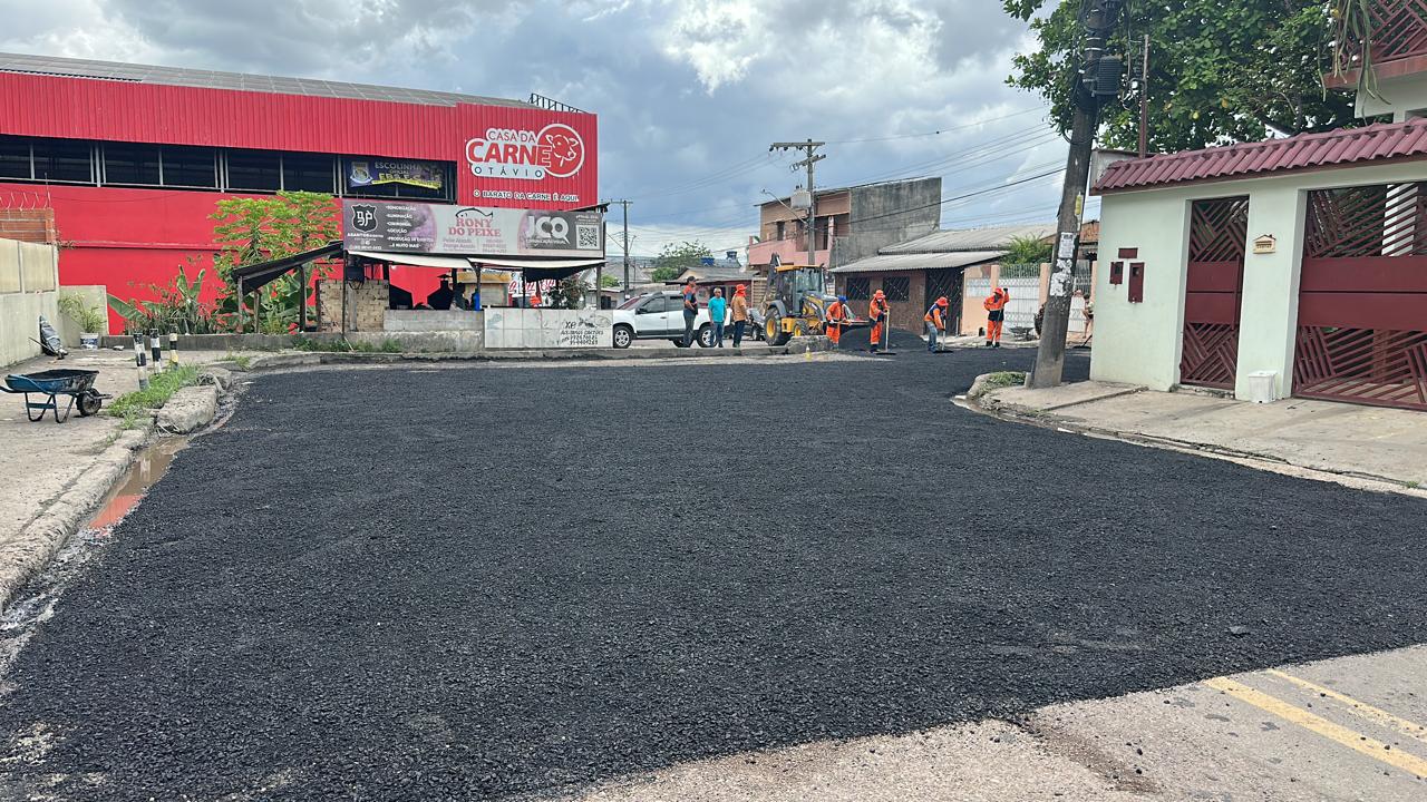 Prefeitura melhora infraestrutura de via do conjunto Oswaldo Frota