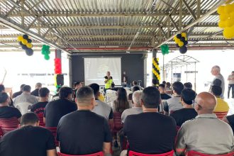 Prefeitura leva educação de trânsito à fabricante de motos