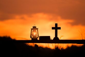 Refúgio na Tempestade: Como a Fé em Deus Nos Fortalece em Tempos Difíceis