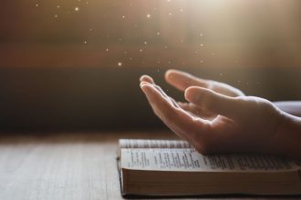 Confiar Mesmo Sem Ver: A Jornada de Quem Acredita no Invisível