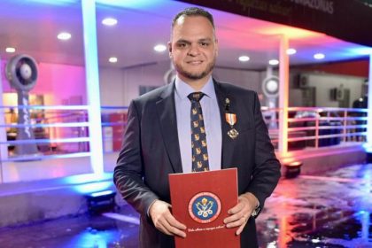Aldenor Lima recebe Medalha Imperador Dom Pedro II, a maior honraria do Corpo de Bombeiros Militar do Amazonas