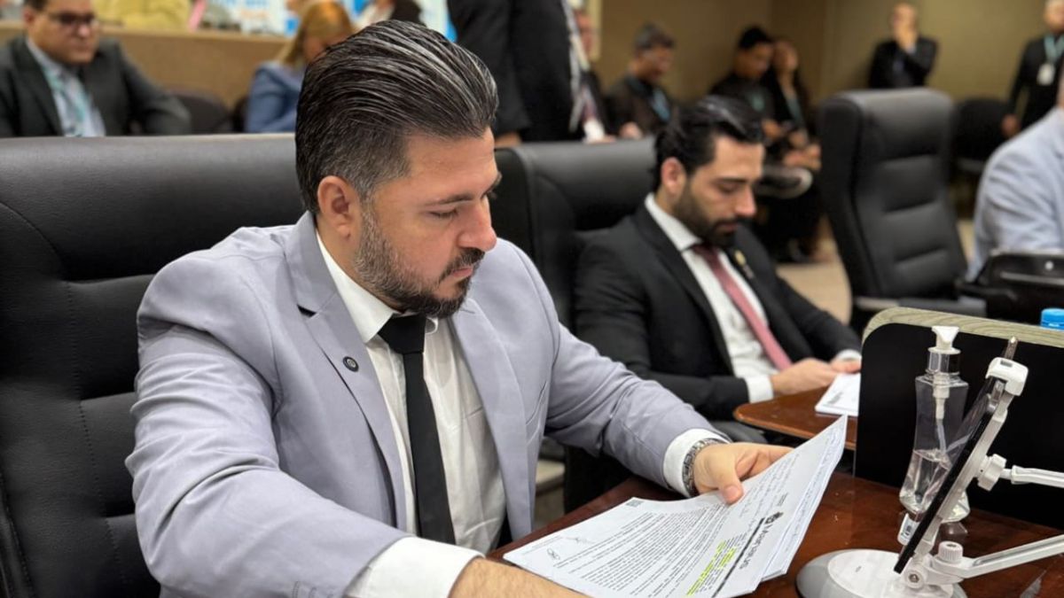 Amauri Gomes aponta falta de transparência em contratos de crematório – Câmara Municipal de Manaus