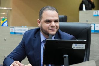 CMM destaca bem-estar animal e avanços na infraestrutura durante 106ª Sessão Ordinária