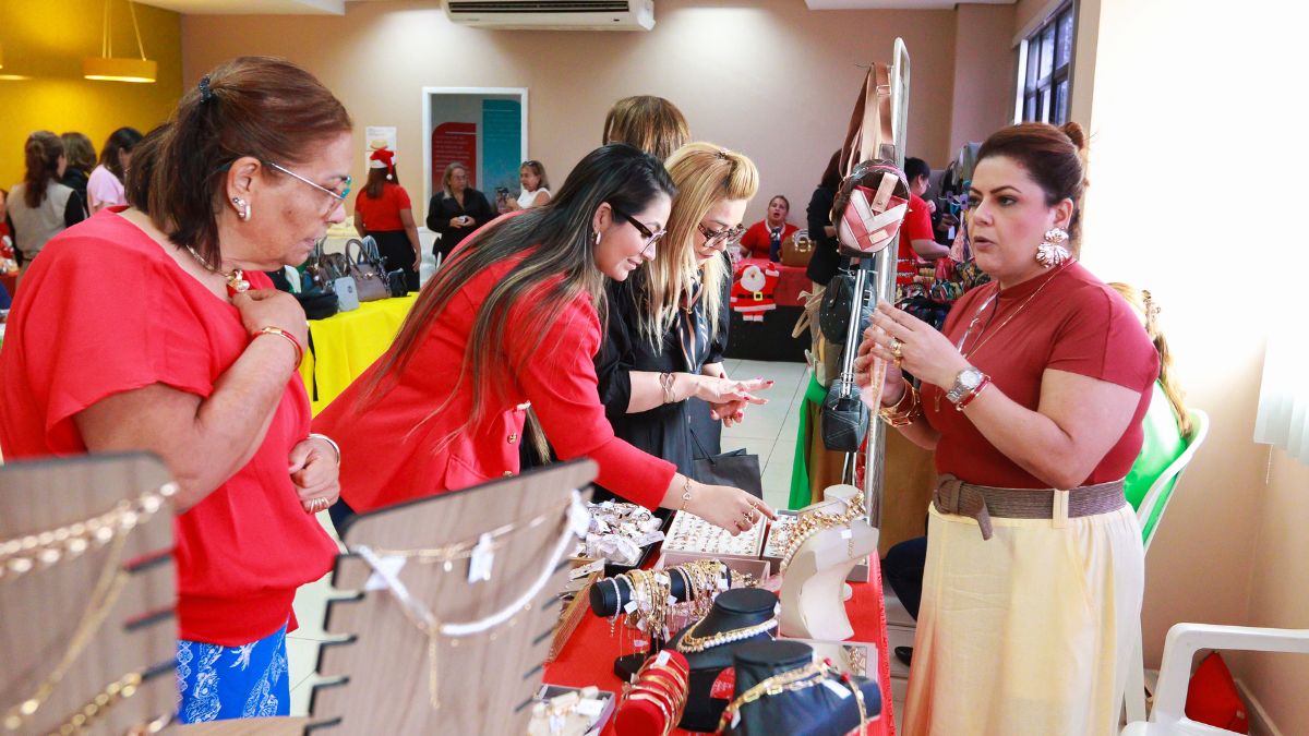 Câmara Municipal de Manaus realiza primeira edição do bazar ‘Encantos de Natal’