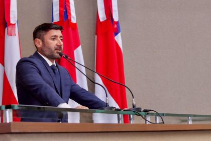 Carlinhos Bessa ressalta importância  da assinatura de convênio entre Governo do Amazonas e Prefeitura de Tefé para obras de infraestrutura