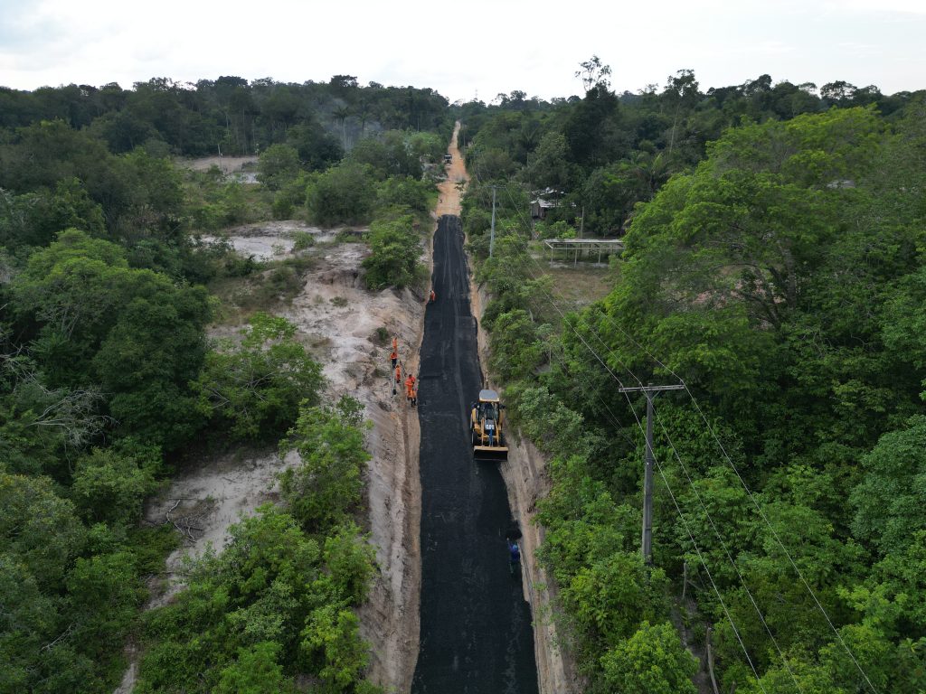 Pavimentação da vicinal Santa Cecília no ramal Água Branca