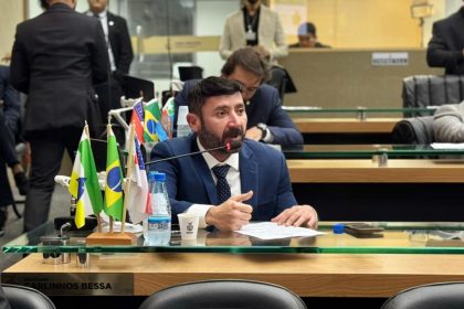 Deputado Carlinhos Bessa celebra aprovação das Leis do Promove e Profinve na Aleam