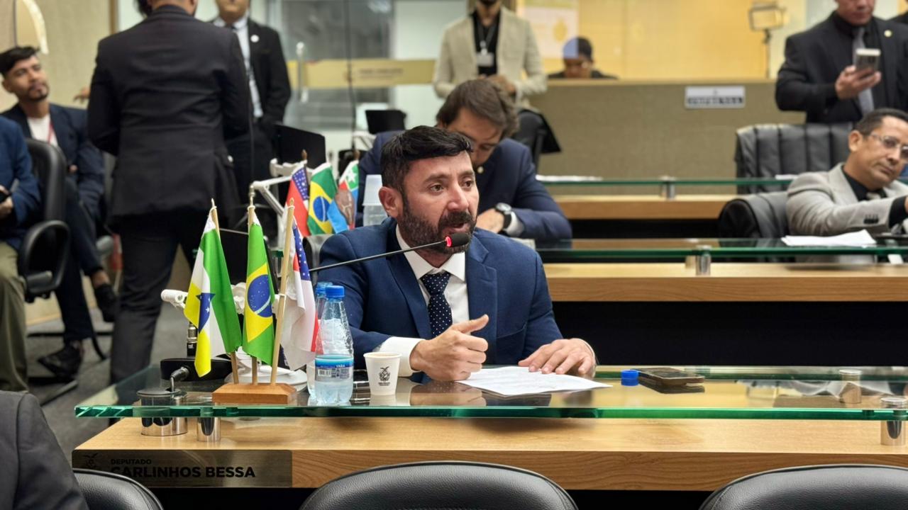 Deputado Carlinhos Bessa celebra aprovação das Leis do Promove e Profinve na Aleam