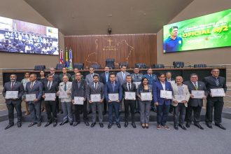 Deputado Delegado Péricles homenageia oficiais R2 em Sessão Especial na Aleam