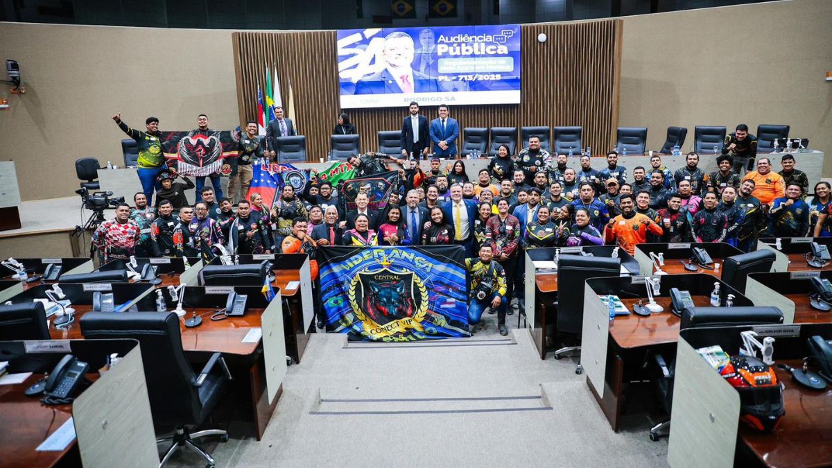 Dione Carvalho e Rodrigo Sá debatem regulamentação dos motociclistas de aplicativo na CMM