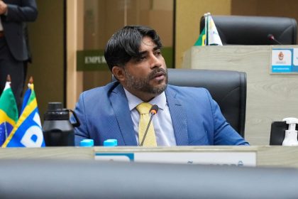 Dione Carvalho presta homenagem a sargento, e Câmara Municipal de Manaus realiza minuto de silêncio