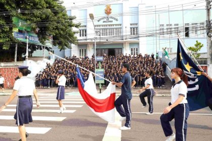 Comunidade escolar celebra 145 anos do IEA