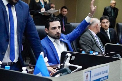 Eurico Tavares vota contra a reforma da previdência