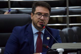 ‘Foi a maior vergonha da história de Manaus’, diz Rodrigo Guedes sobre a votação da reforma da Previdência