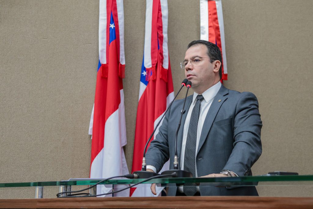 Representação de Wilker Barreto sobre falta de transparência no reajuste da tarifa leva TCE-AM a exigir publicação de todos os dados do aumento