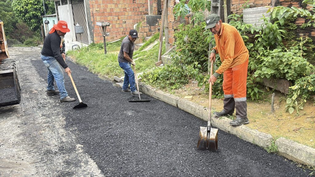 Prefeitura recupera nova rua na comunidade Santa Inês
