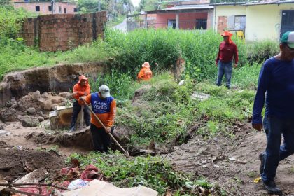 Prefeitura realiza intervenção em via do Puraquequara
