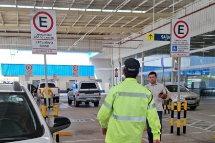 Prefeitura reforça fiscalização na zona Norte e remove veículo por irregularidade