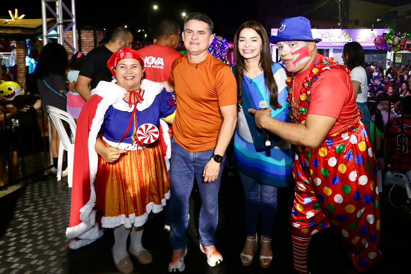 David Almeida abre primeira Parada Natalina de 2025