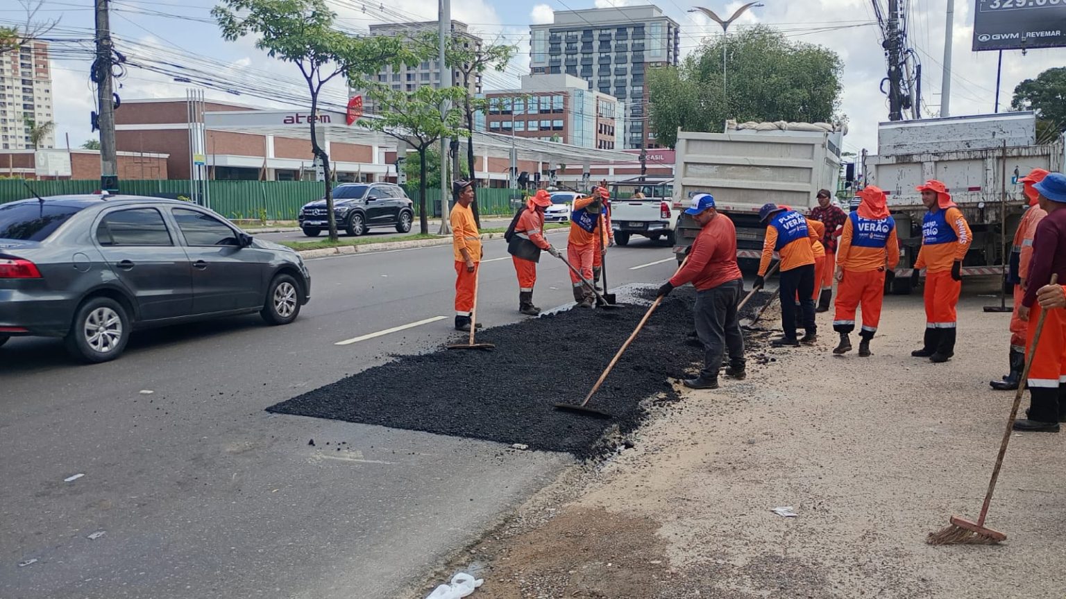 Prefeitura de Manaus intensifica serviços de manutenção asfáltica