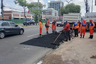 Prefeitura de Manaus intensifica serviços de manutenção asfáltica