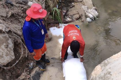 Prefeitura de Manaus realiza contenção de igarapé