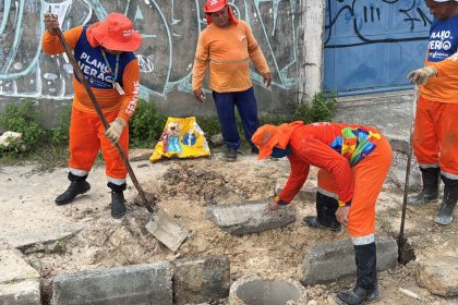 Prefeitura de Manaus trabalha em manutenção de drenagem