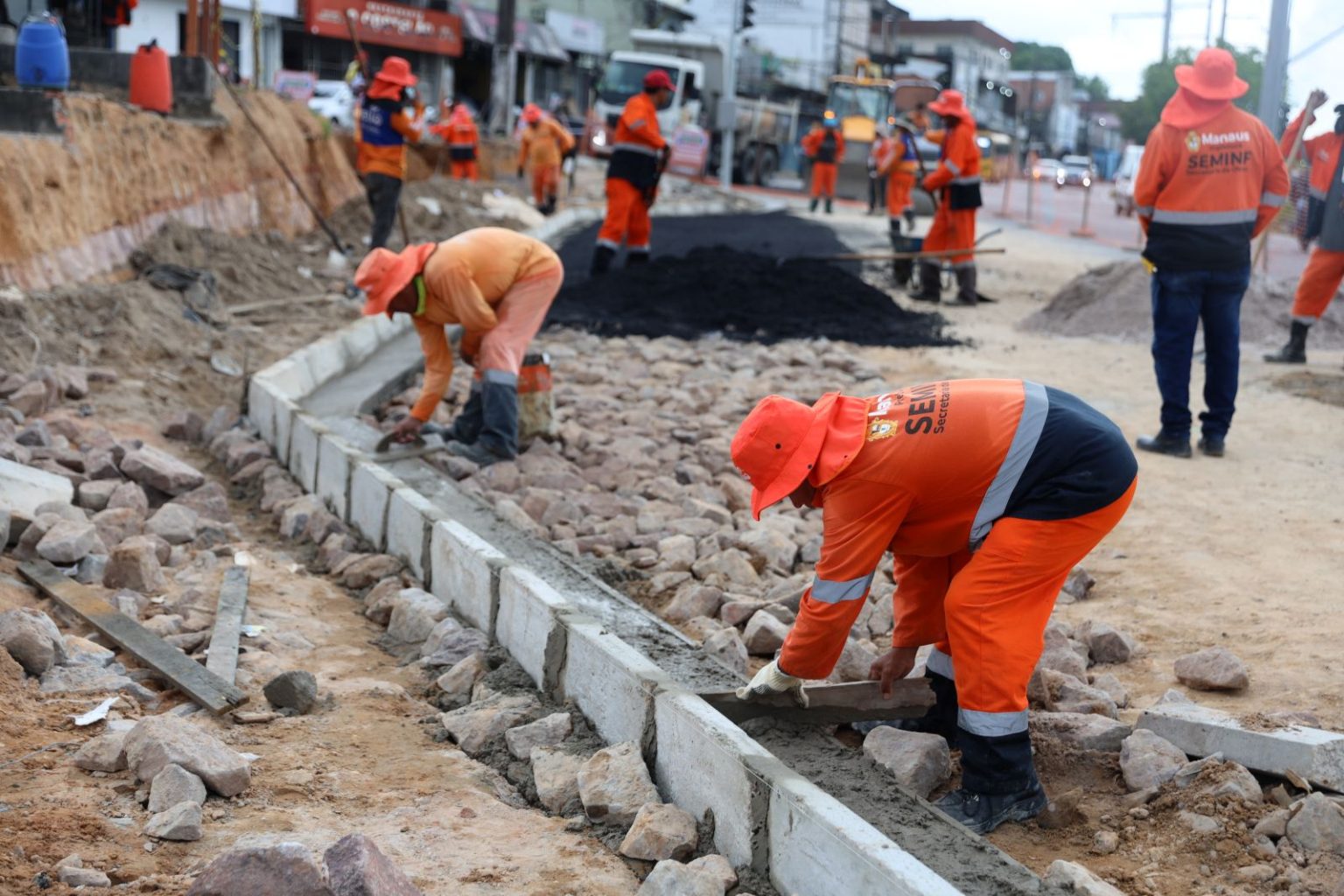 Prefeitura intensifica obras na avenida Autaz Mirim