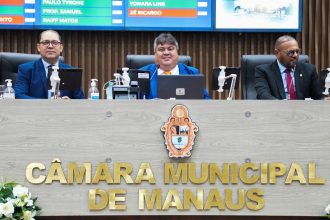 Presidente David Reis destaca papel transformador da Escola do Legislativo nos 18 anos celebrados em Tribuna Popular da CMM