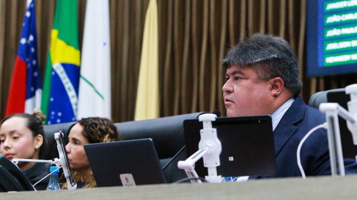 Presidente David Reis esclarece proposta que regulamenta sessões híbridas na CMM