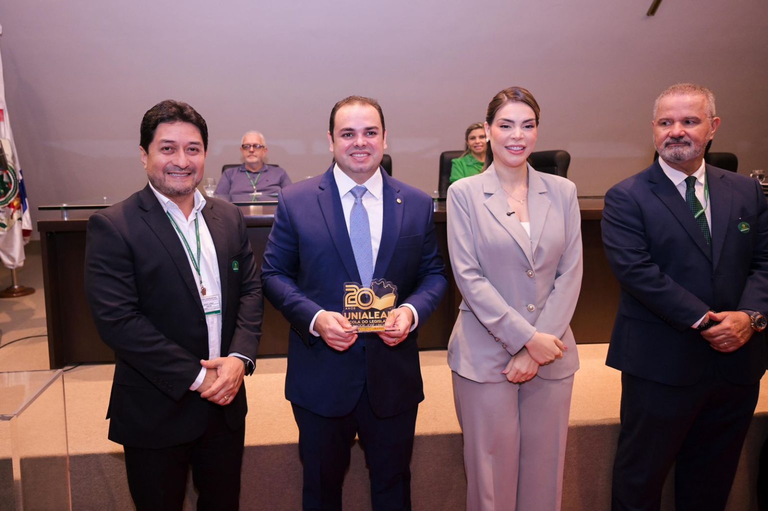 Presidente Roberto Cidade comemora 20 anos da Escola do Legislativo Senador José Lindoso e reforça compromisso institucional da Aleam com a capacitação cidadã