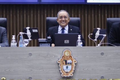 Professor Samuel propõe criação da Medalha Henrique Archer Pinto na Câmara Municipal de Manaus – Câmara Municipal de Manaus