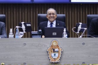Professor Samuel propõe criação da Medalha Henrique Archer Pinto na Câmara Municipal de Manaus