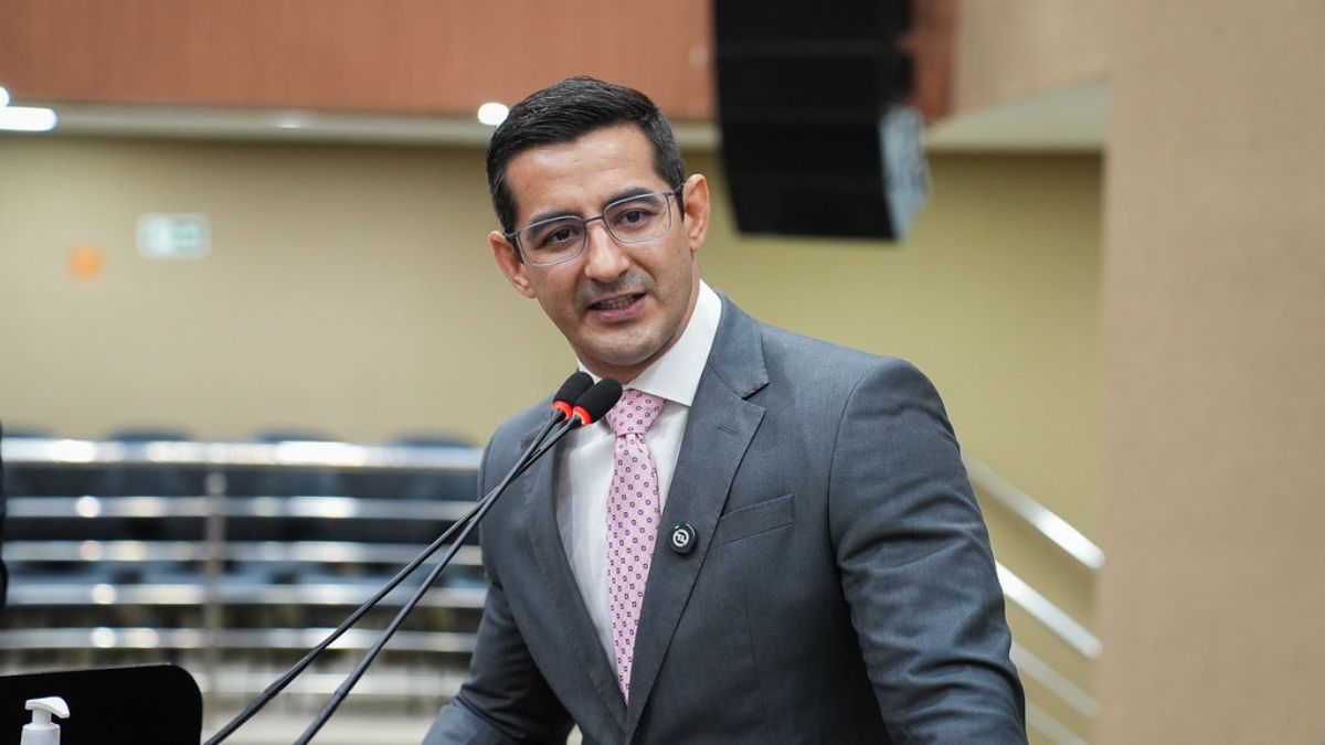 Projeto de Lei de Saimon Bessa garante banheiros e água potável a entregadores em Manaus