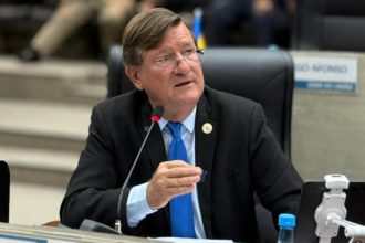 Projeto de Zé Ricardo busca garantir transparência e prioridade aos direitos da infância e adolescência – Câmara Municipal de Manaus