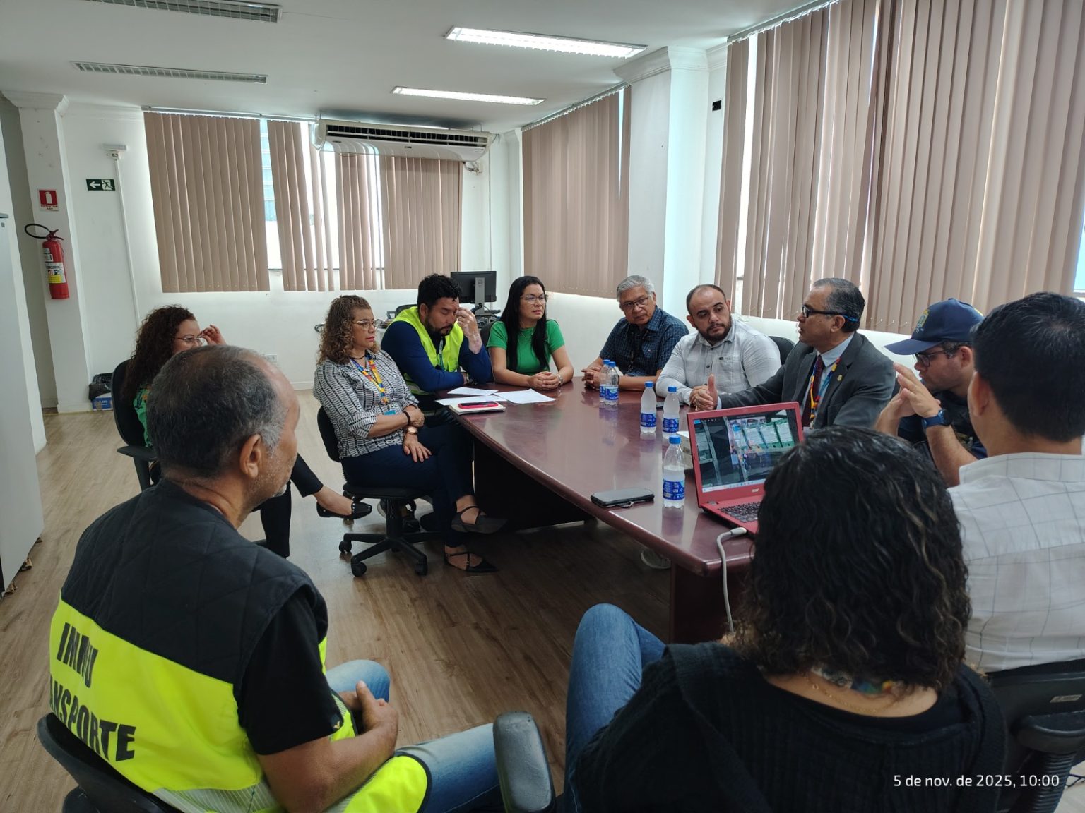 Prefeitura de Manaus realiza reunião para reordenar terminais