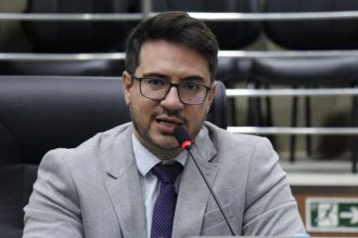 Rodrigo Guedes cobra esclarecimentos sobre contrato da Prefeitura de Manaus com empresa responsável pela Roda Gigante da Ponta Negra