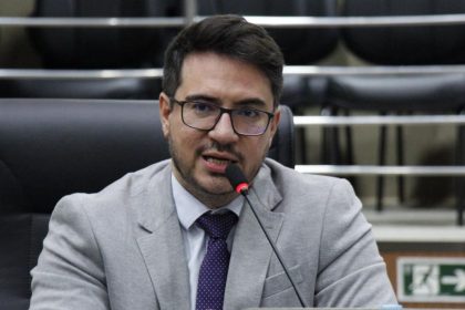 Rodrigo Guedes cobra esclarecimentos sobre contrato da Prefeitura de Manaus com empresa responsável pela Roda Gigante da Ponta Negra